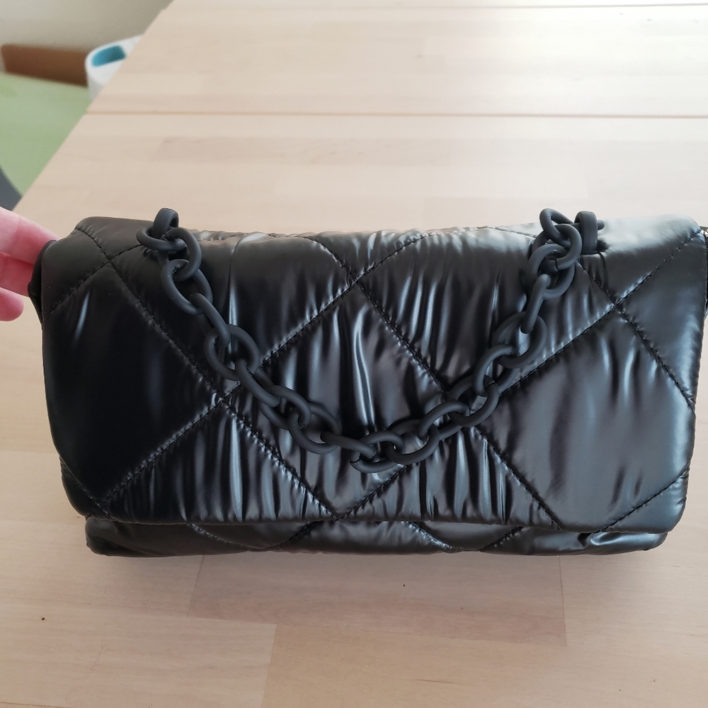 Quilted Crossbody Bag - Picture 3 of 7